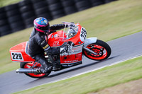 enduro-digital-images;event-digital-images;eventdigitalimages;mallory-park;mallory-park-photographs;mallory-park-trackday;mallory-park-trackday-photographs;no-limits-trackdays;peter-wileman-photography;racing-digital-images;trackday-digital-images;trackday-photos